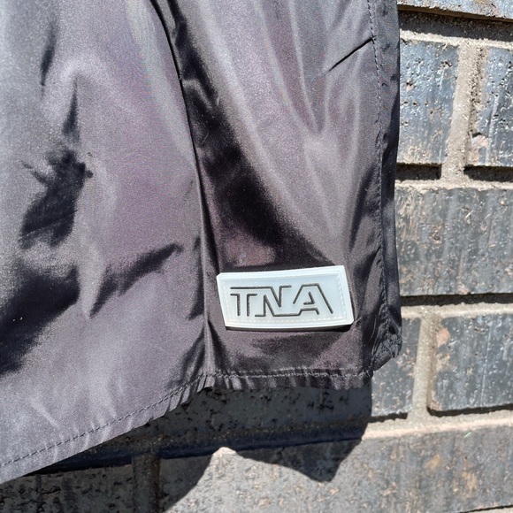 TNA Laguna Shorts - Picture 4 of 6